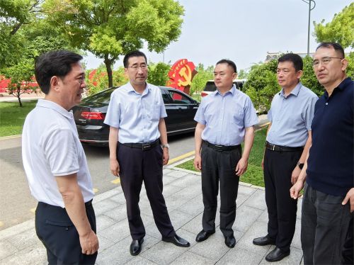 1719990755183942.jpg 企業(yè)新聞【供水集團】水發(fā)集團黨委副書記王健一行到濰坊水發(fā)供水集團指導(dǎo)工作 (1).jpg